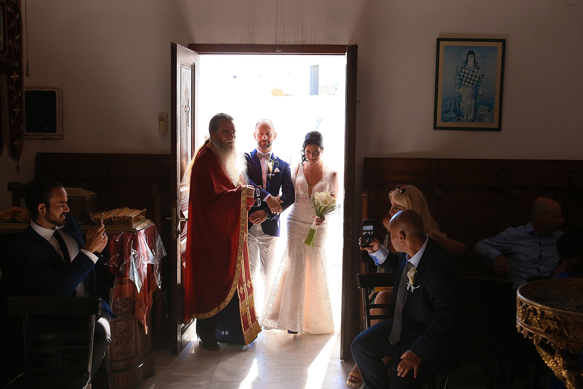 wedding in greek orthodox chapel santorini