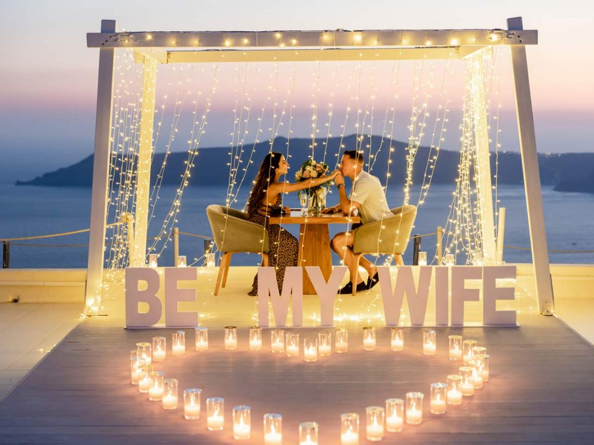 Your Guide to a Wedding Proposal in Santorini