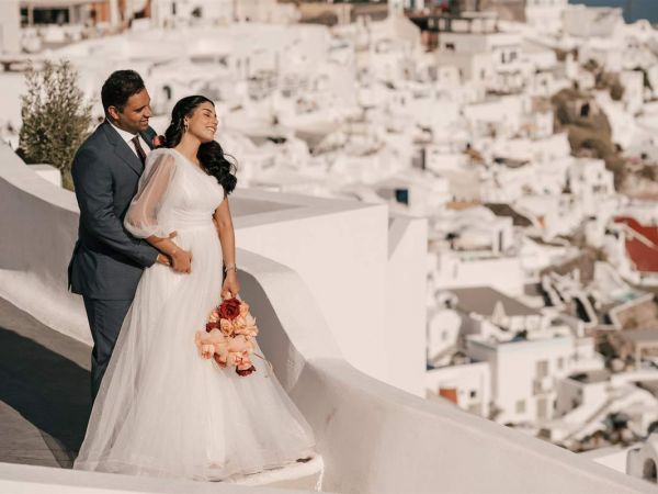 A silver Crescent elopement in Santorini