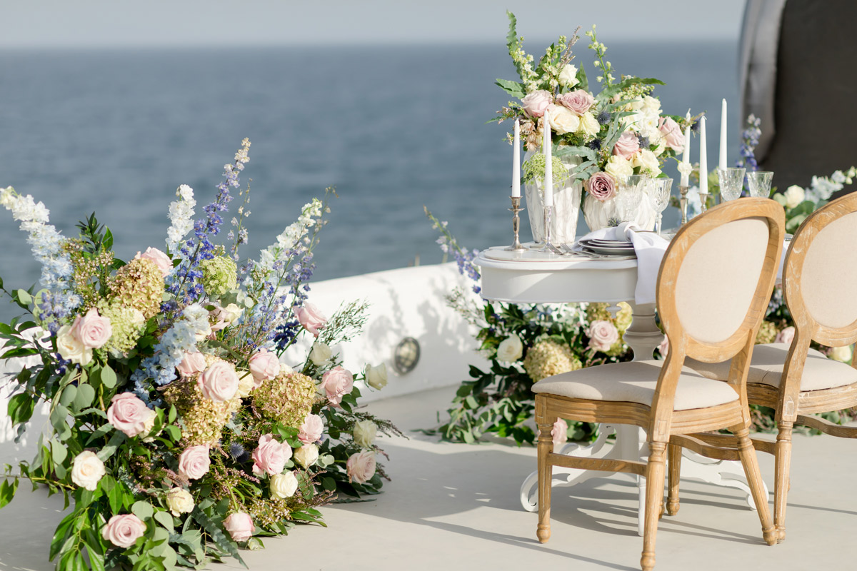 a_silver_crescent_elopement_in_Santorini_dinner.jpg