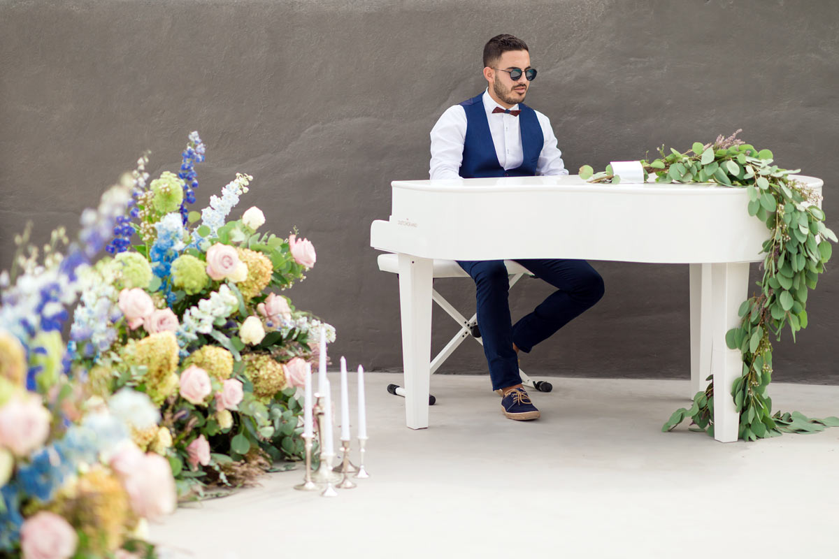 piano wedding santorini