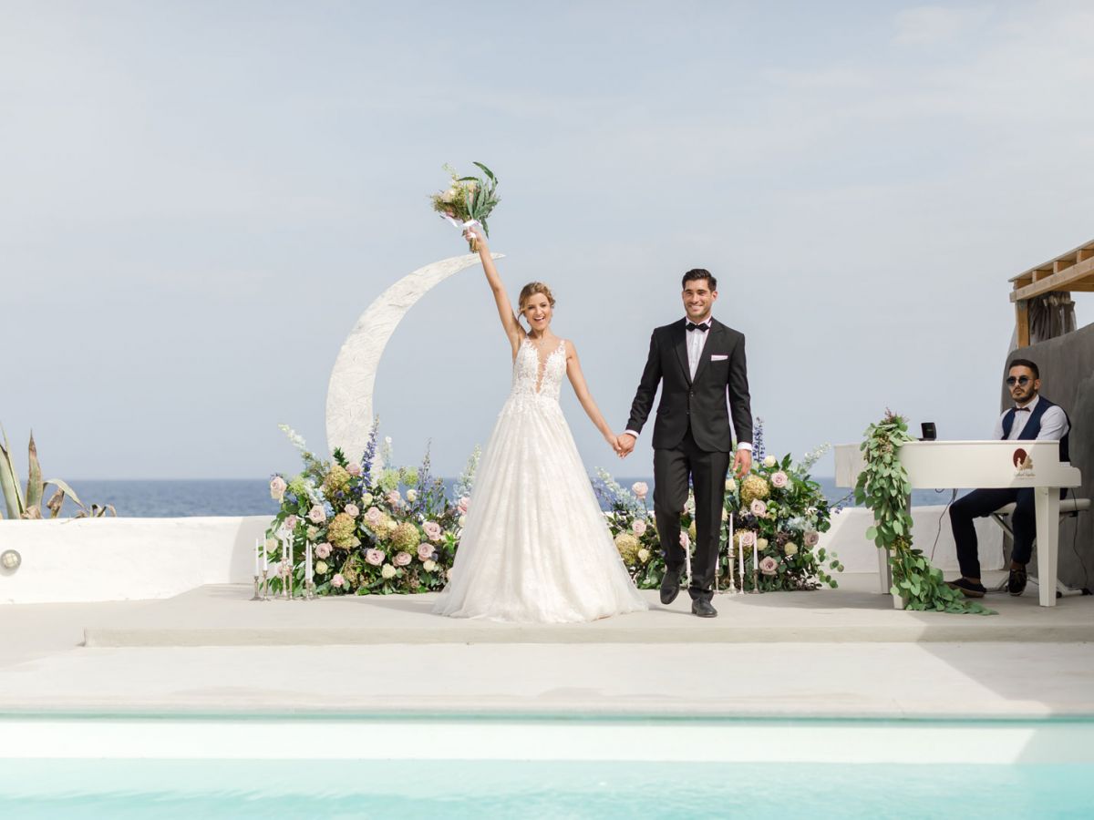 Full Santorini Wedding Guide: Your Complete Handbook to a Picture-Perfect Celebration